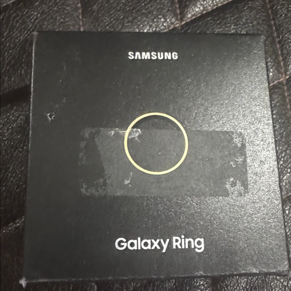 Samsung Gold Smart Ring New open box and the box Alittle damage